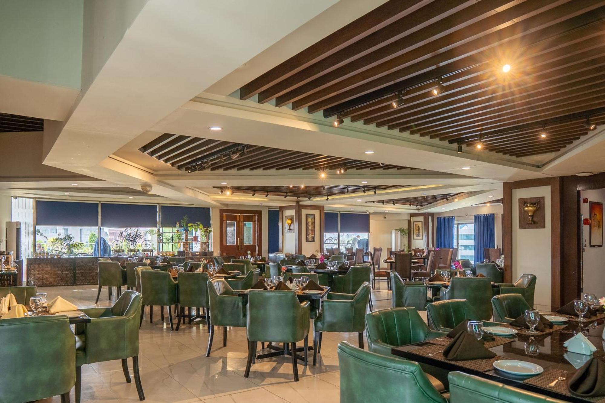 Legend Hotel Ісламабад Екстер'єр фото
